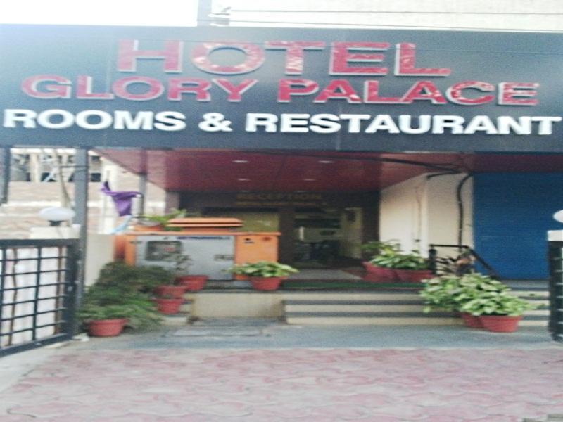 Oyo 11945 Hotel Glory Palace Indore Buitenkant foto