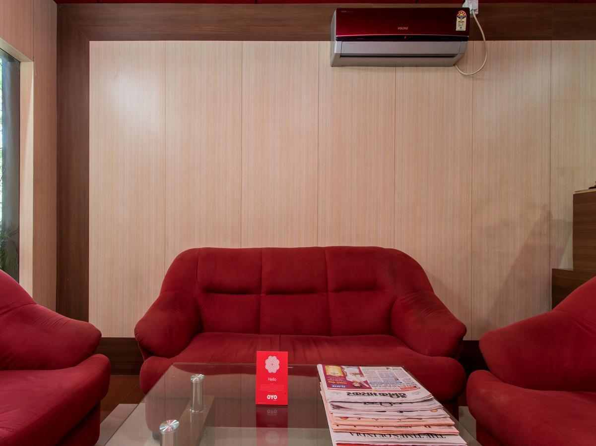 Oyo 11945 Hotel Glory Palace Indore Buitenkant foto