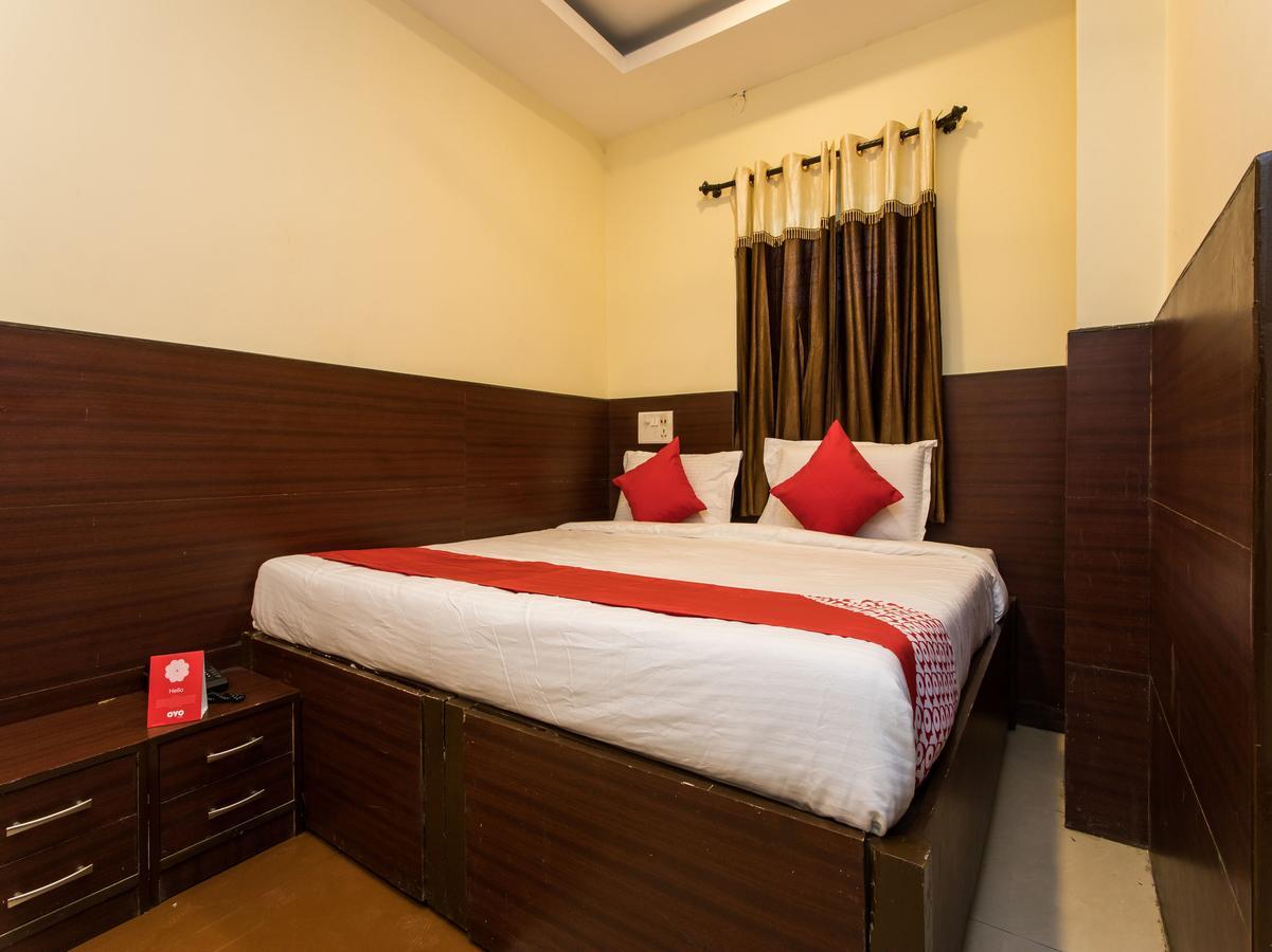 Oyo 11945 Hotel Glory Palace Indore Buitenkant foto