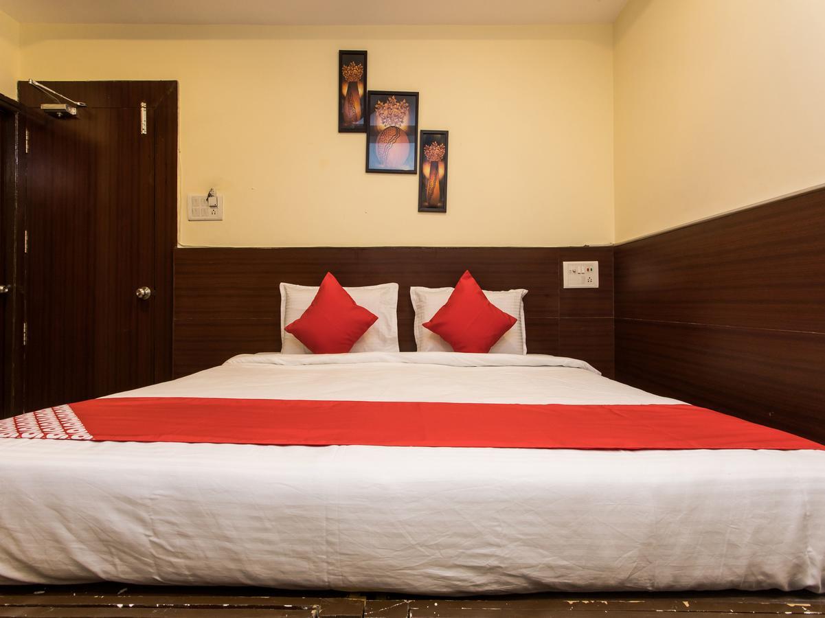 Oyo 11945 Hotel Glory Palace Indore Buitenkant foto