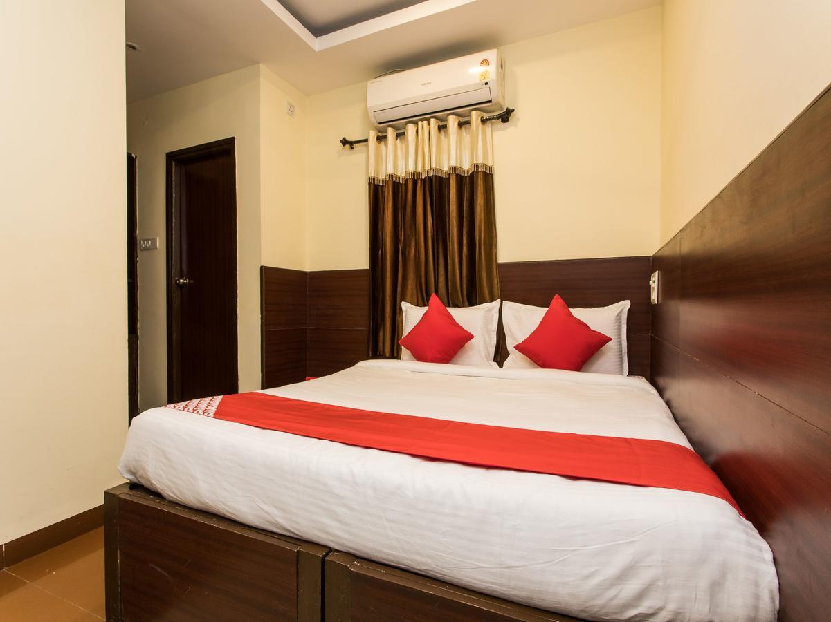 Oyo 11945 Hotel Glory Palace Indore Buitenkant foto