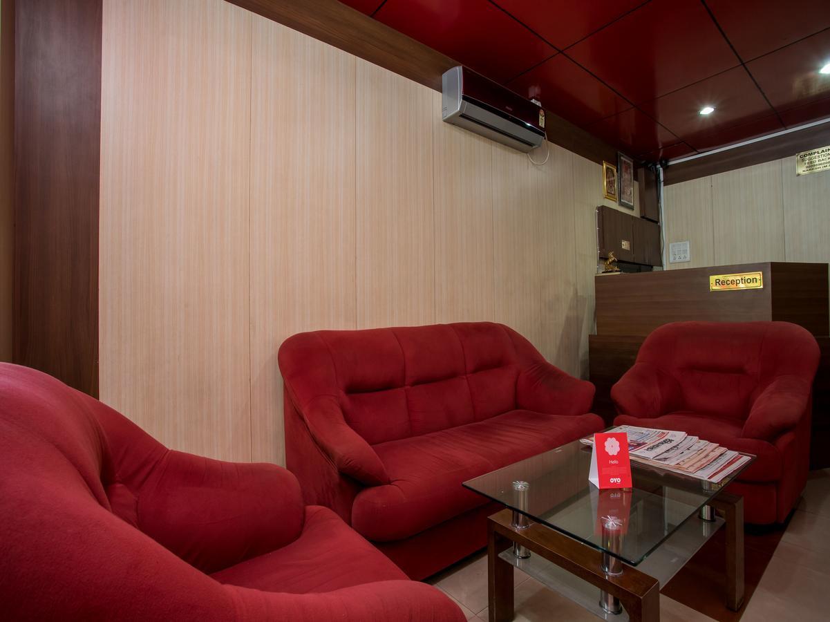 Oyo 11945 Hotel Glory Palace Indore Buitenkant foto